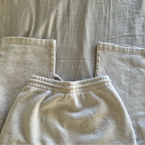 ‼️SOLD‼️ TNA Sweatpants - Picture 3 of 5